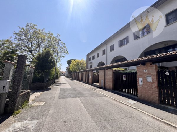 casa indipendente in vendita a Staranzano in zona Bistrigna
