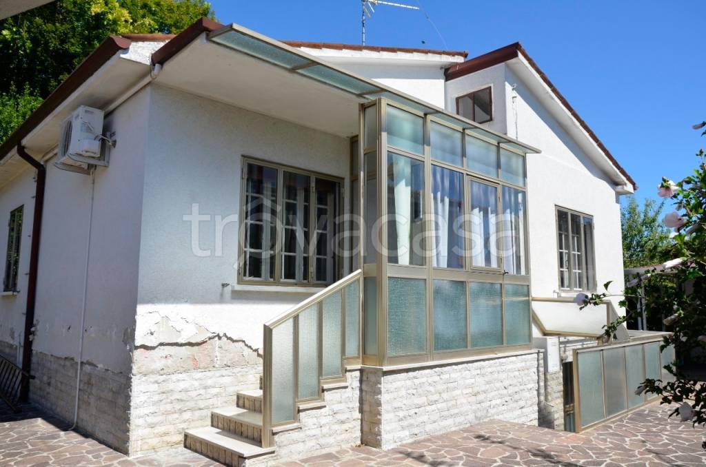 casa indipendente in vendita a Staranzano in zona Bistrigna