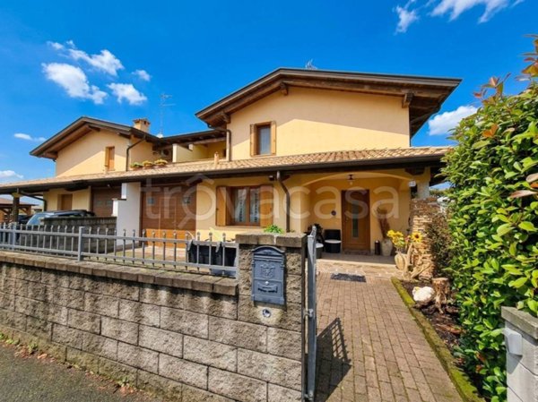 casa indipendente in vendita a Staranzano in zona Dobbia