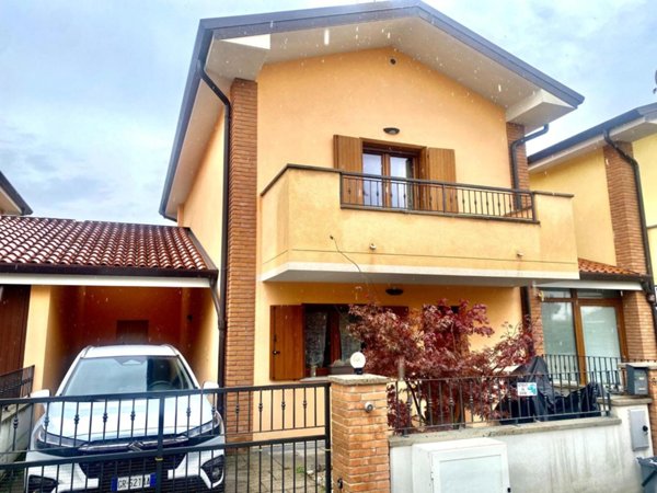 casa indipendente in vendita a Turriaco