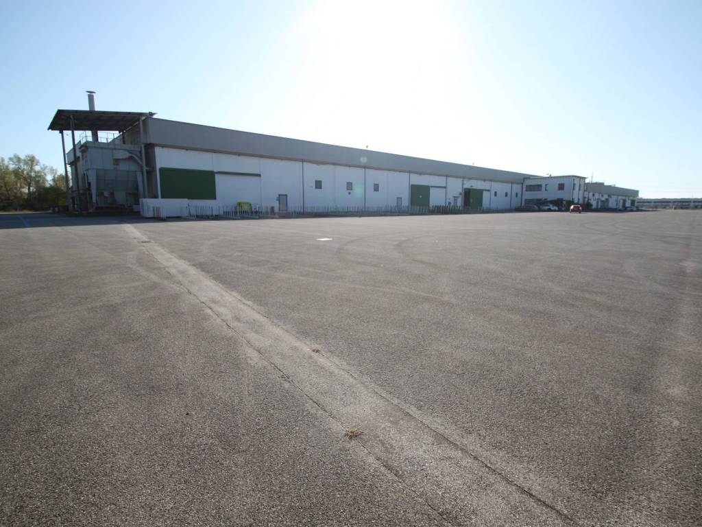 locale commerciale in vendita a Villesse