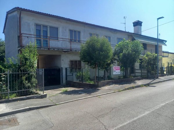 casa indipendente in vendita a Villesse