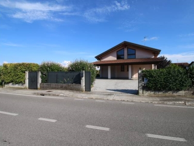 casa indipendente in vendita a Villesse