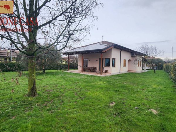 casa indipendente in vendita a Villesse