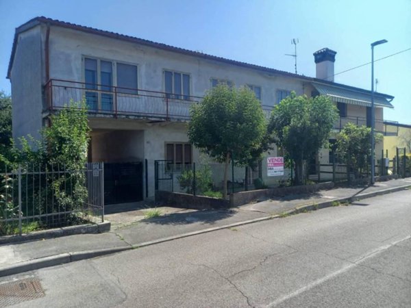 casa indipendente in vendita a Villesse