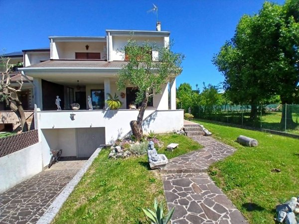 casa indipendente in vendita a Villesse