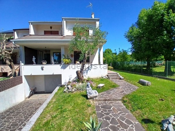 casa indipendente in vendita a Villesse