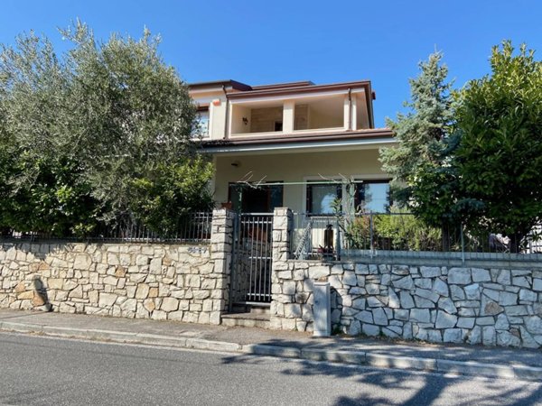 casa indipendente in vendita a Duino Aurisina in zona Sistiana