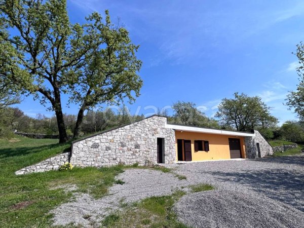 casa indipendente in vendita a Duino Aurisina in zona Medeazza