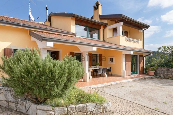 casa indipendente in vendita a Duino Aurisina in zona Precenico