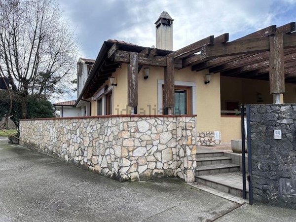 casa indipendente in vendita a Duino Aurisina in zona Malchina