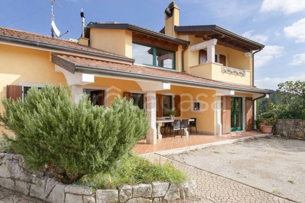 casa indipendente in vendita a Duino Aurisina in zona Precenico