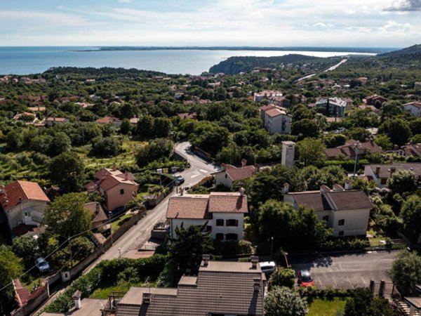 casa indipendente in vendita a Duino Aurisina in zona Visogliano