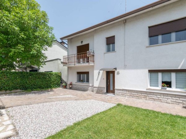 casa indipendente in vendita a Duino Aurisina in zona Sistiana