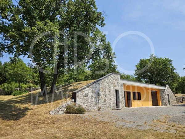 casa indipendente in vendita a Duino Aurisina in zona Medeazza