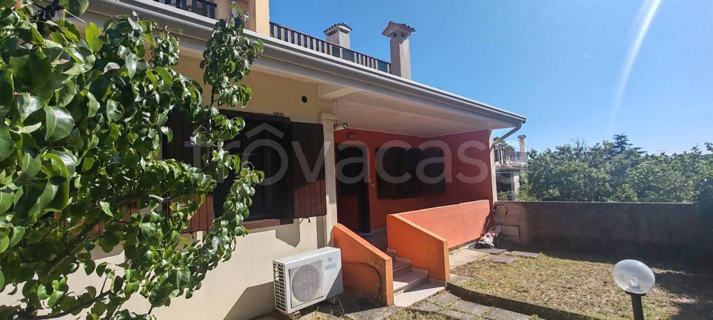 casa indipendente in vendita a Duino Aurisina in zona Villaggio del Pescatore
