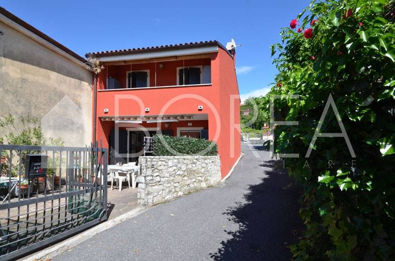 casa indipendente in vendita a Duino Aurisina in zona Visogliano