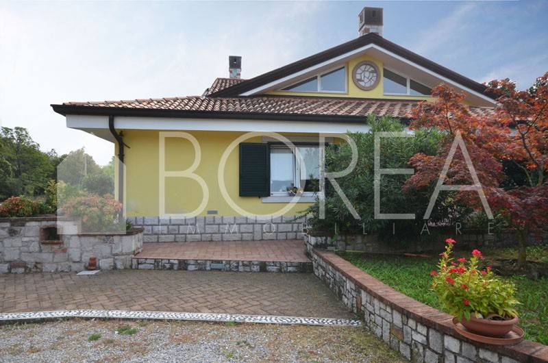 casa indipendente in vendita a Duino Aurisina in zona Malchina