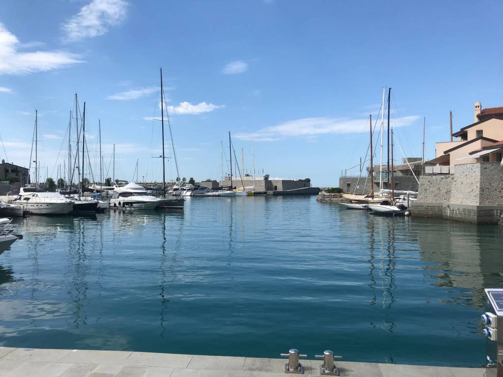 appartamento in vendita a Duino Aurisina in zona Sistiana