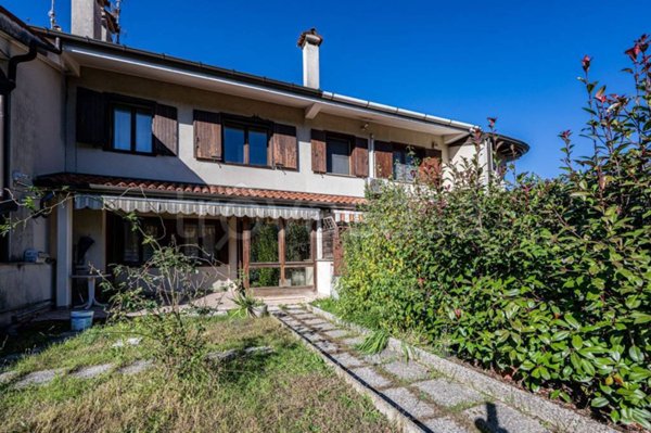 casa indipendente in vendita a Duino Aurisina in zona Villaggio del Pescatore
