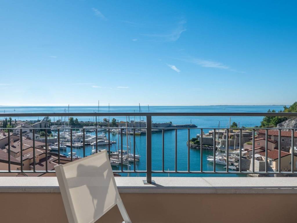 appartamento in vendita a Duino Aurisina in zona Sistiana