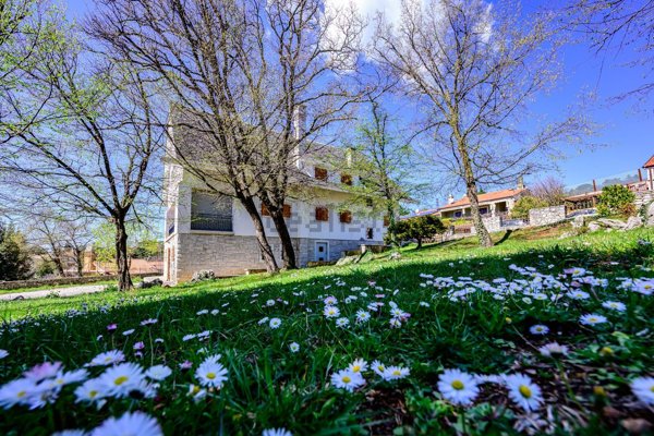 casa indipendente in vendita a Duino Aurisina in zona Sistiana