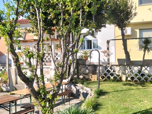 casa indipendente in vendita a Duino Aurisina in zona Sistiana