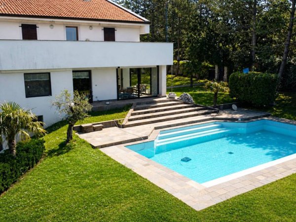casa indipendente in vendita a Duino Aurisina in zona Visogliano