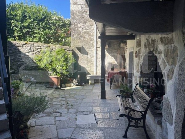 casa indipendente in vendita a Duino Aurisina in zona Sistiana