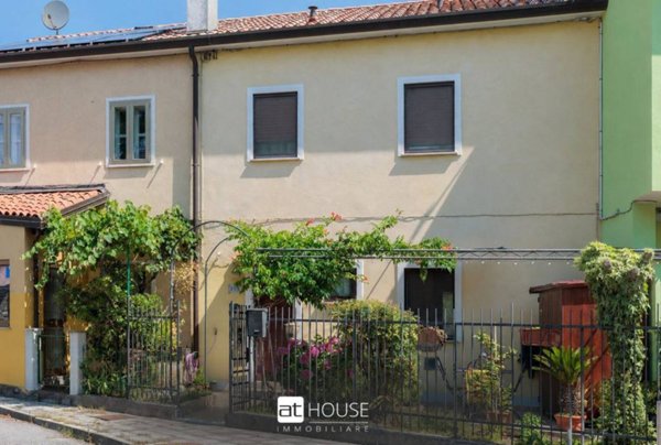casa indipendente in vendita a Duino Aurisina in zona Villaggio del Pescatore