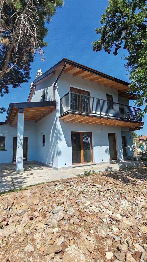 casa indipendente in vendita a Duino Aurisina in zona Malchina