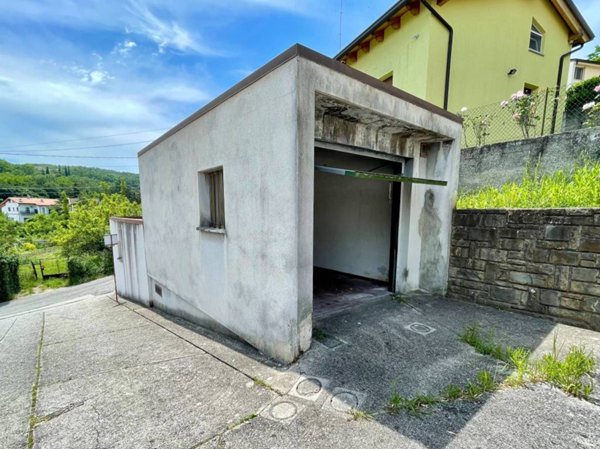 locale di sgombero in vendita a Muggia