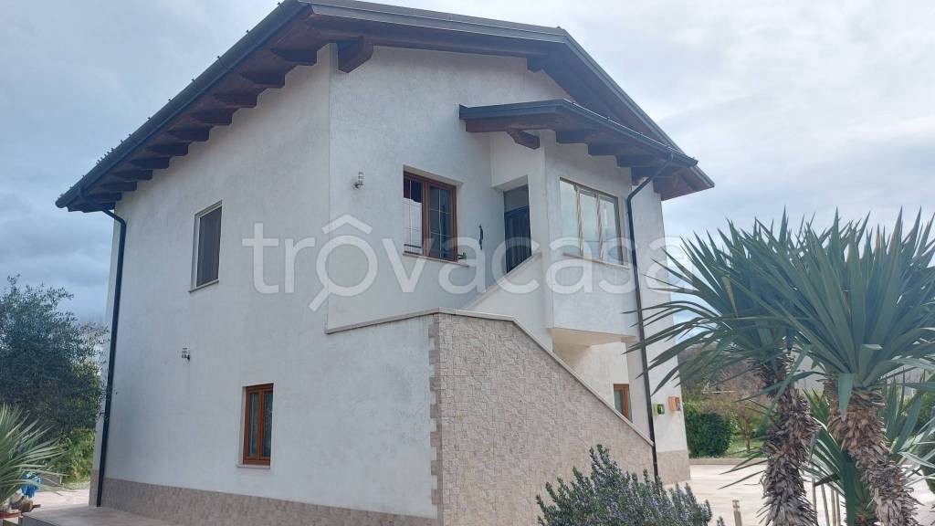 casa indipendente in vendita a Muggia in zona Rabuiese