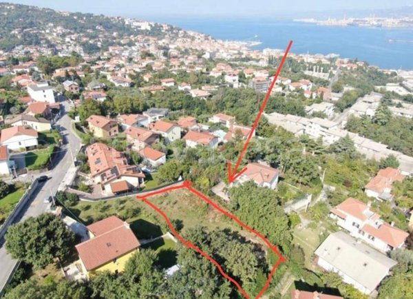 casa indipendente in vendita a Muggia in zona Santa Barbara