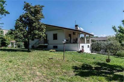 casa indipendente in vendita a Muggia in zona Chiampore