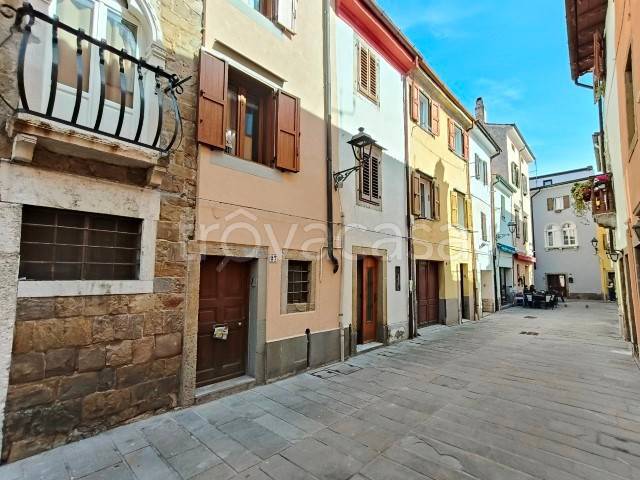 casa indipendente in vendita a Muggia