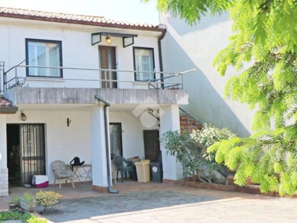casa indipendente in vendita a Muggia in zona Santa Barbara