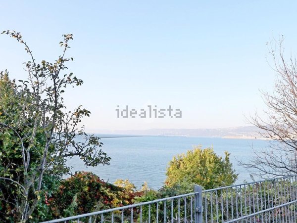 appartamento in vendita a Muggia in zona Chiampore