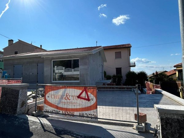 casa indipendente in vendita a Muggia
