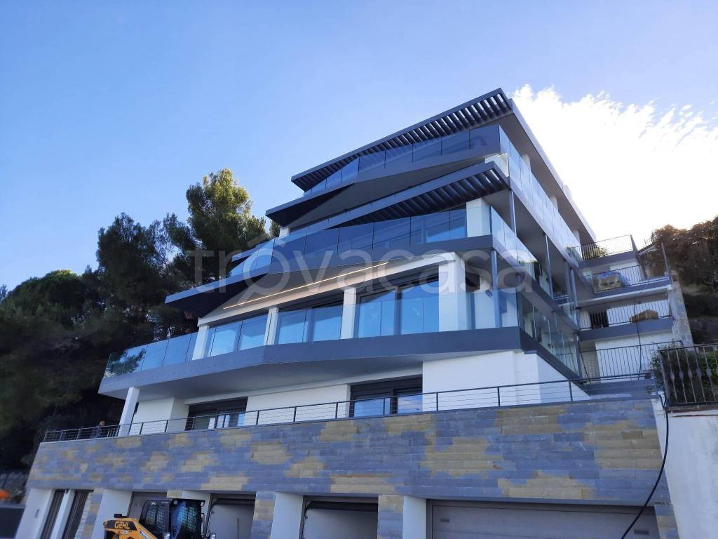 appartamento in vendita a Muggia in zona Lazzaretto/San Bartolomeo