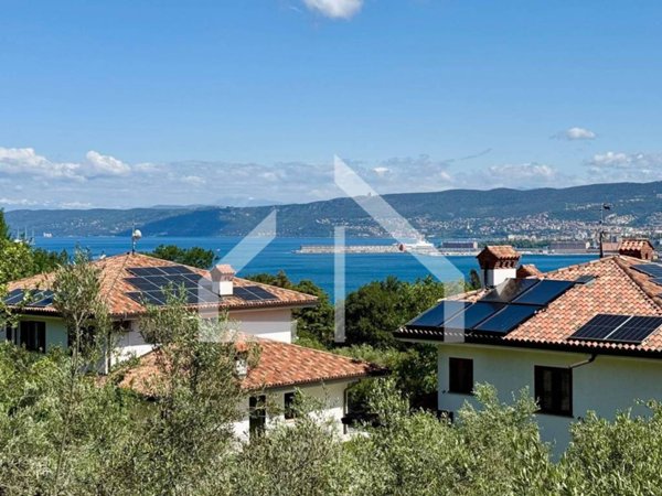 casa indipendente in vendita a Muggia in zona Chiampore