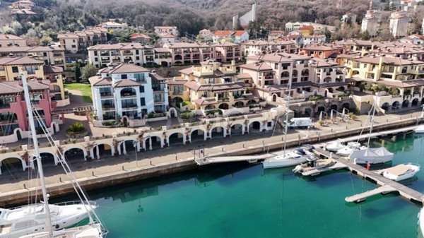 appartamento in vendita a Muggia in zona Lazzaretto/San Bartolomeo