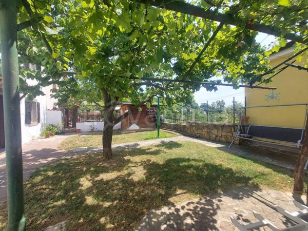 casa indipendente in vendita a Muggia in zona Santa Barbara