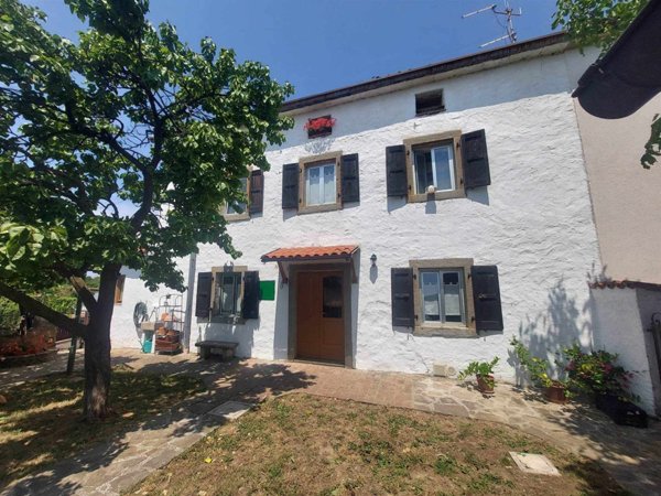 casa indipendente in vendita a Muggia in zona Santa Barbara