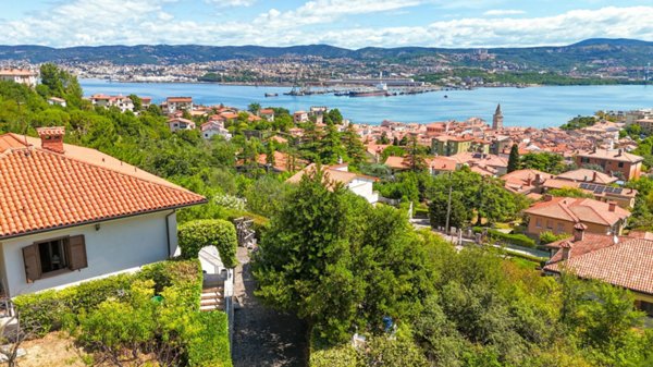 casa indipendente in vendita a Muggia