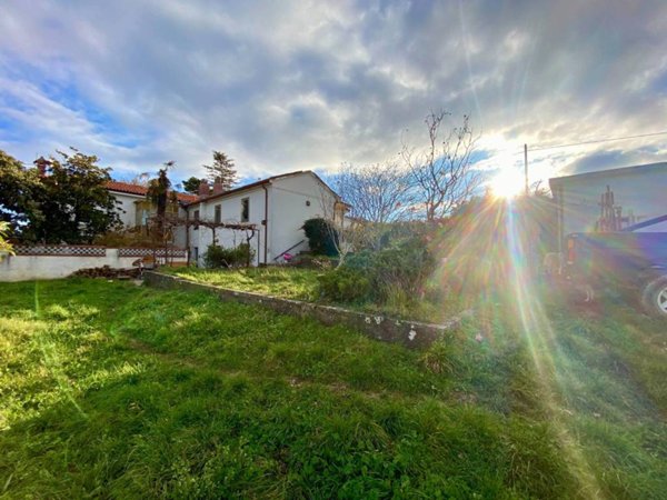 casa indipendente in vendita a Muggia in zona Santa Barbara