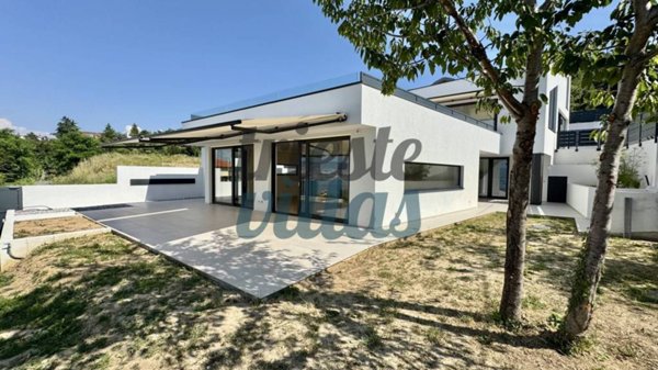 casa indipendente in vendita a Muggia