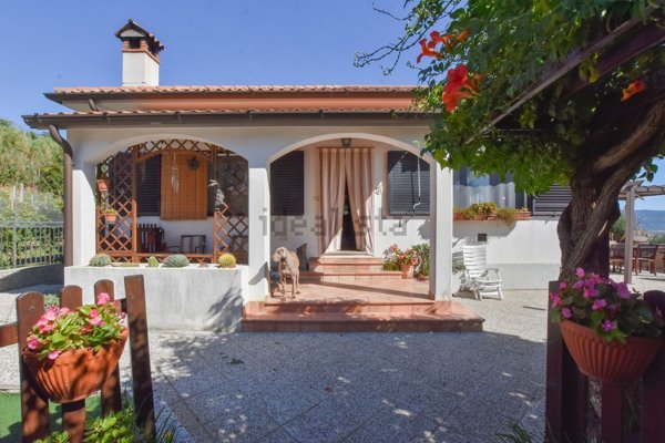 casa indipendente in vendita a Muggia