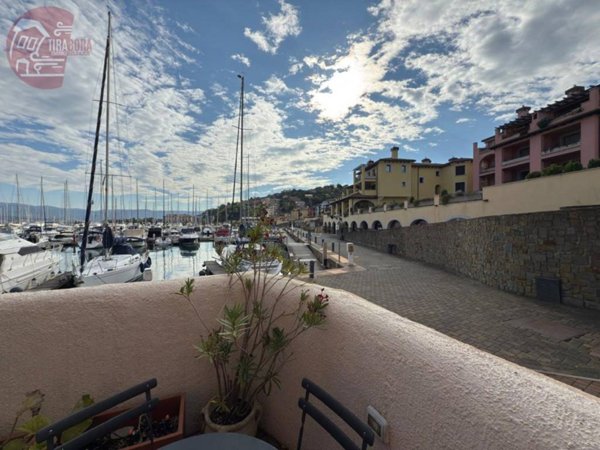appartamento in vendita a Muggia in zona Lazzaretto/San Bartolomeo