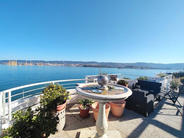 appartamento in vendita a Muggia